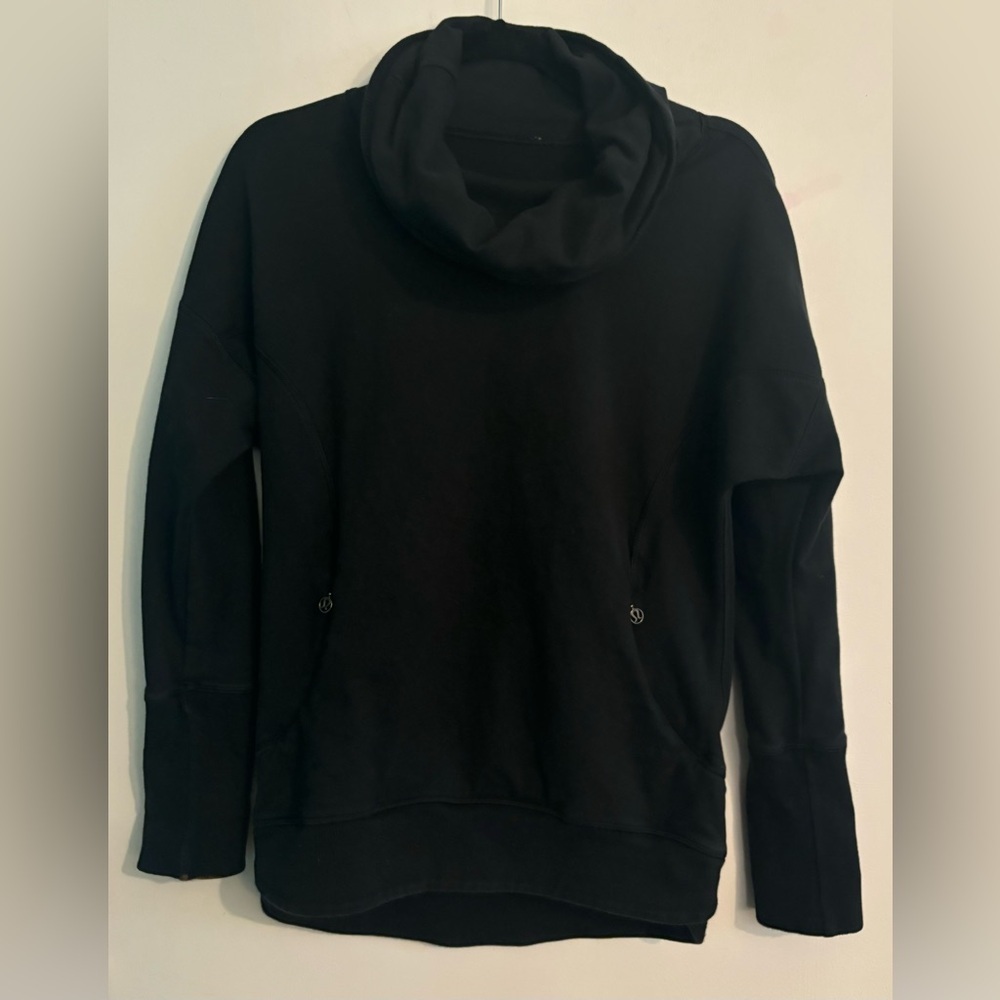 Lululemon Womens 6 Cowl Neck Double Front Zippered Pocket Black Sweatshirt